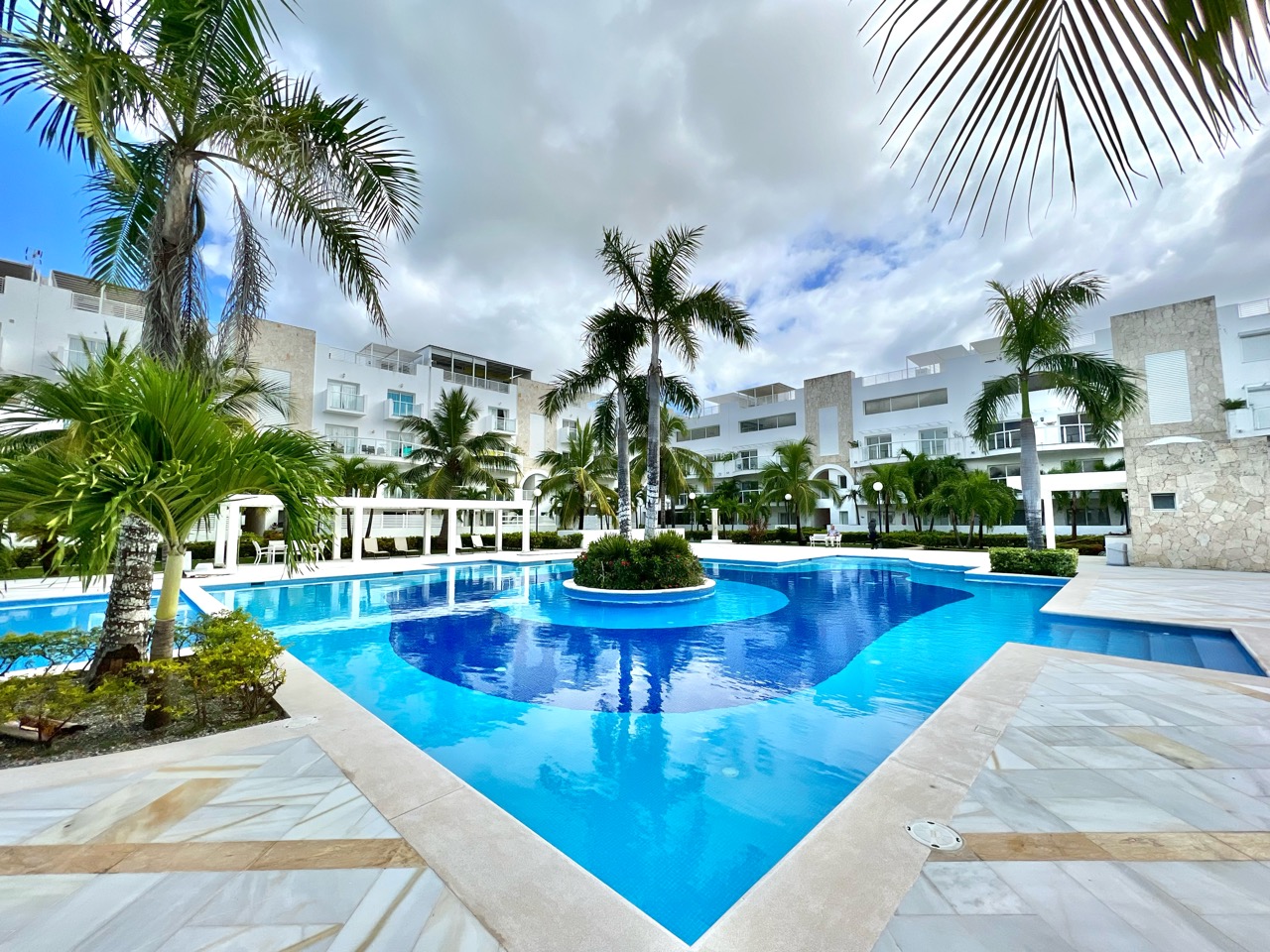 Penthouse de 328 M² en Venta en Playa Nueva Romana con Vista al Mar y Áreas Verdes Ideal para Casa Vacacional ID 3115